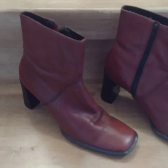 Principles Red Square Toe Boots.Leather upper.Size 7.5 - Picture 4 of 7